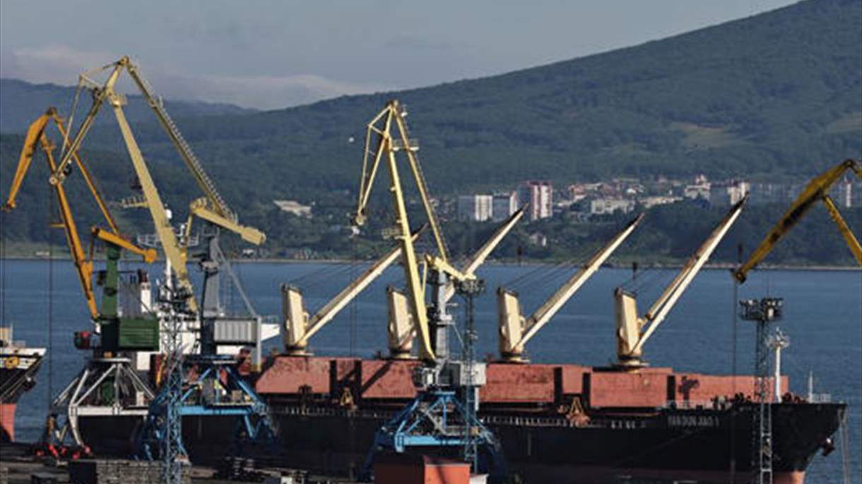 مكاسب للنفط وسط تقييم نتائج اجتماع ترامب وزيلينسكي