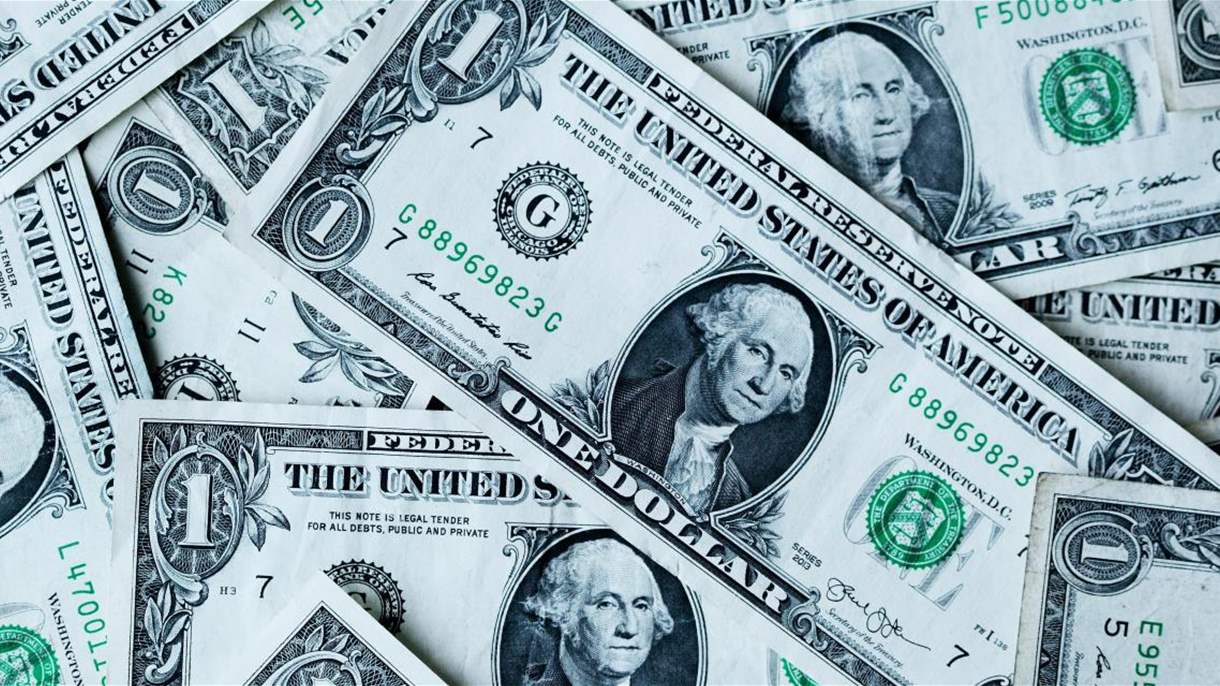 الدولار ينزلق مجدداً