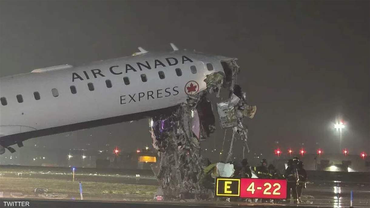 مقتل شخصين بحادث تصادم طائرة بمركبة في مطار بنيويورك