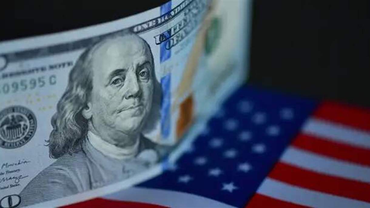  هبوط الدولار بانتظار الحسم