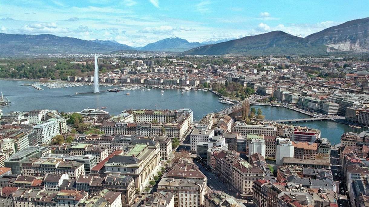 هل تُغلق سويسرا أبواب العقارات أمام الأجانب