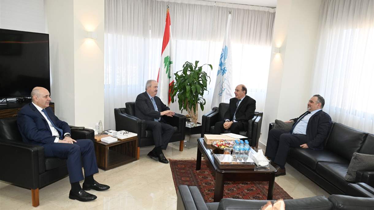 لقاء مع وزير المال لعرض نتائج اتصالات واشنطن 