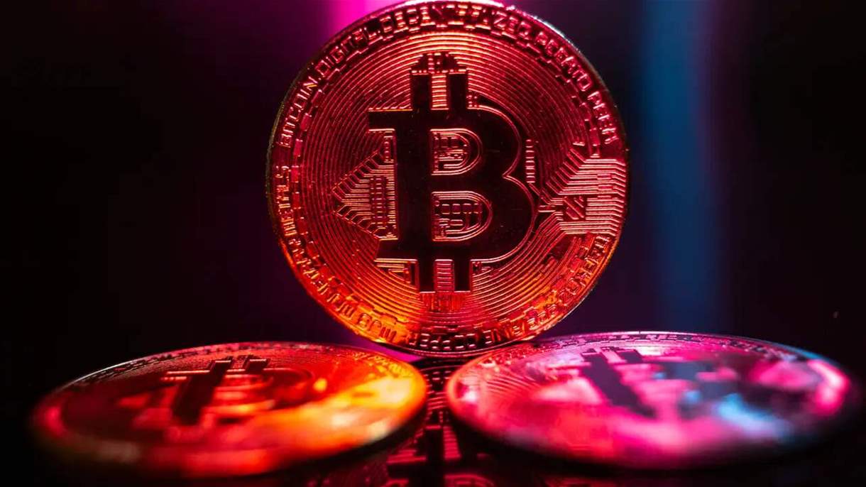 عودة البيتكون للـ 100 ألف صعبة! 