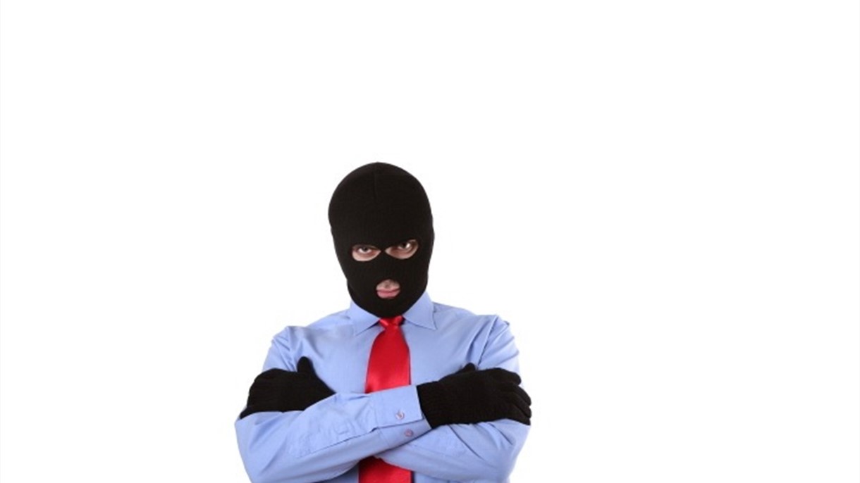 هكذا تمت سرقة ١٠٠ مصرف