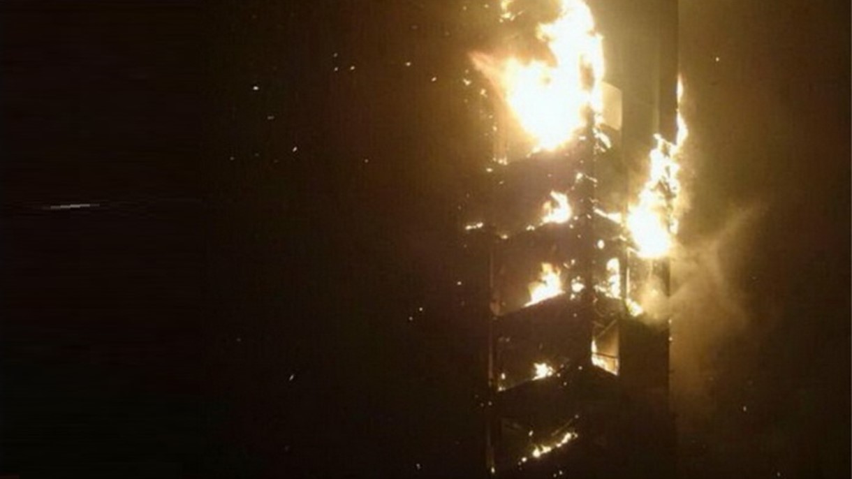 اخماد حريق في الطابق ٥١ في برج بدبي