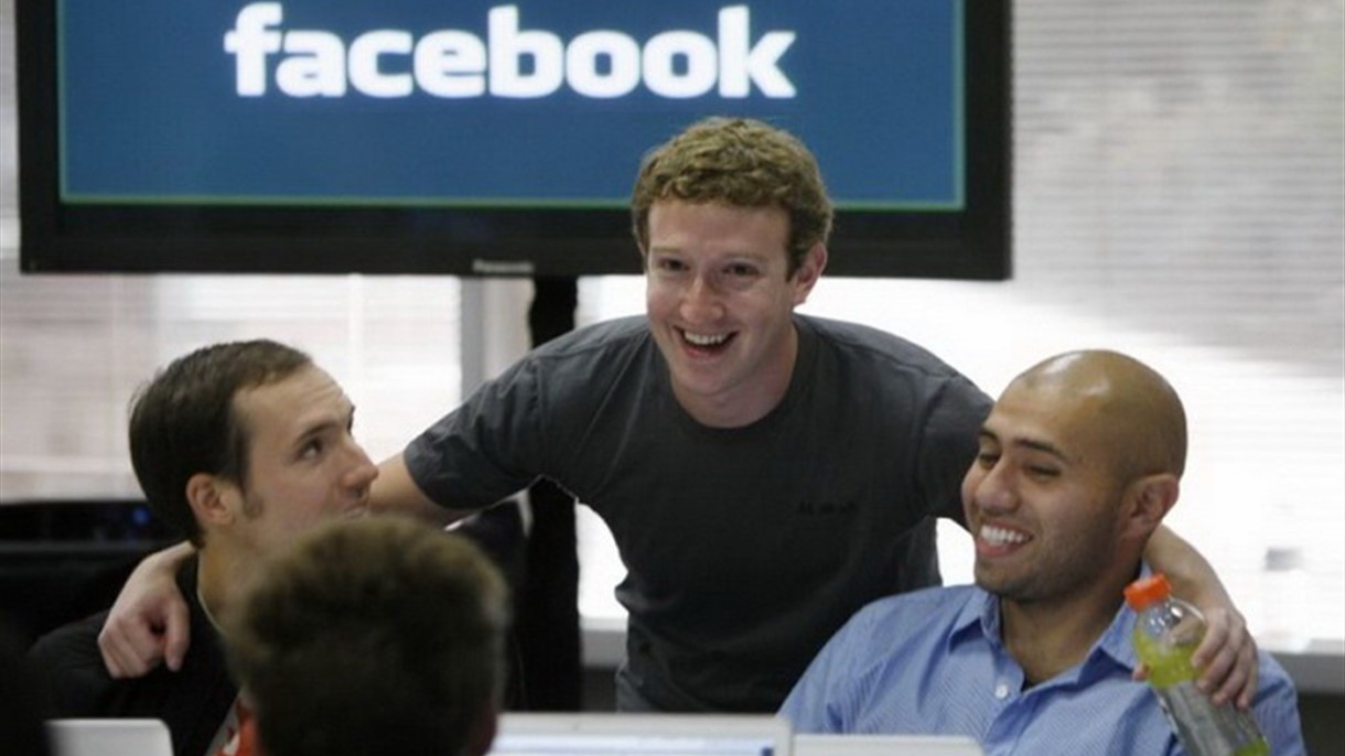 هكذا يختار مؤسس فيسبوك موظفيه