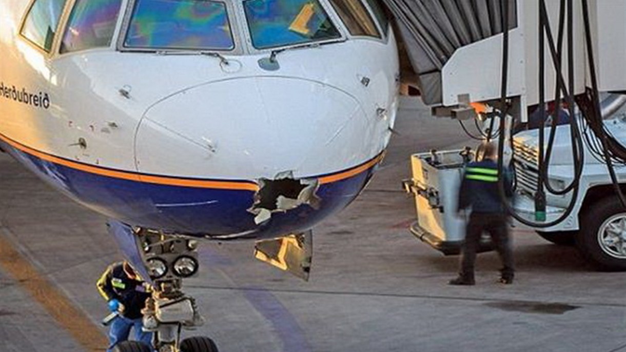 هذا ما يحدث عندما تخترق الصواعق الطائرات