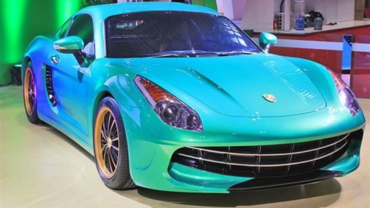 فيراري و بورش سيارتان مقلّدتان في الصين