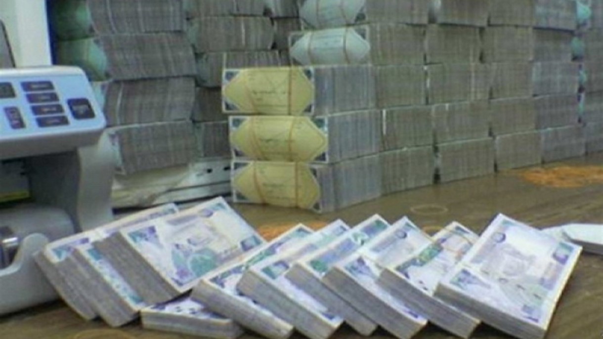 مبالغ ضخمة يحوّلها العاملون في السعودية الى دولهم