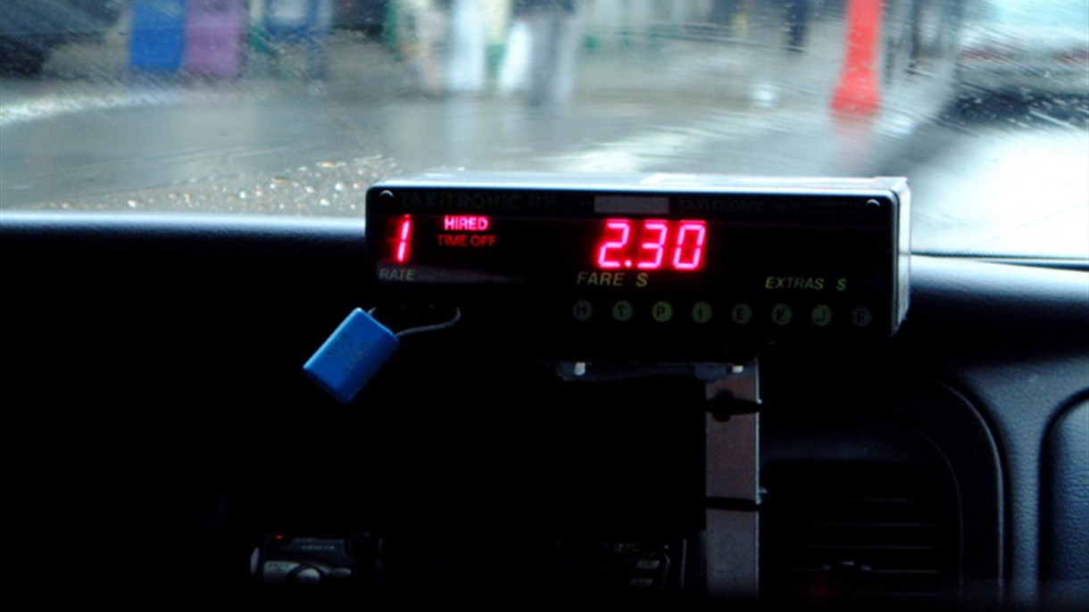 تاكسي مطار رفيق الحريري 200 سيارة تبدأ بتسعيرة العدّاد