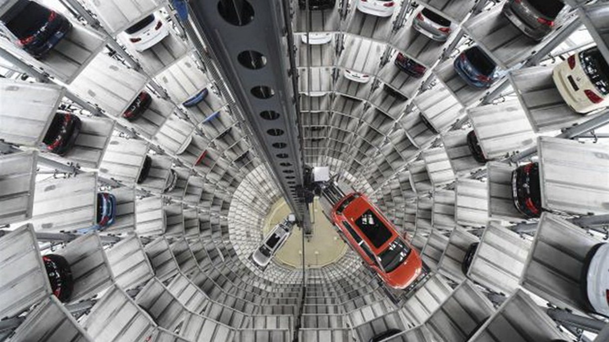 بعد الفضيحة في اميركا الهند تقيّم فولسفاكن