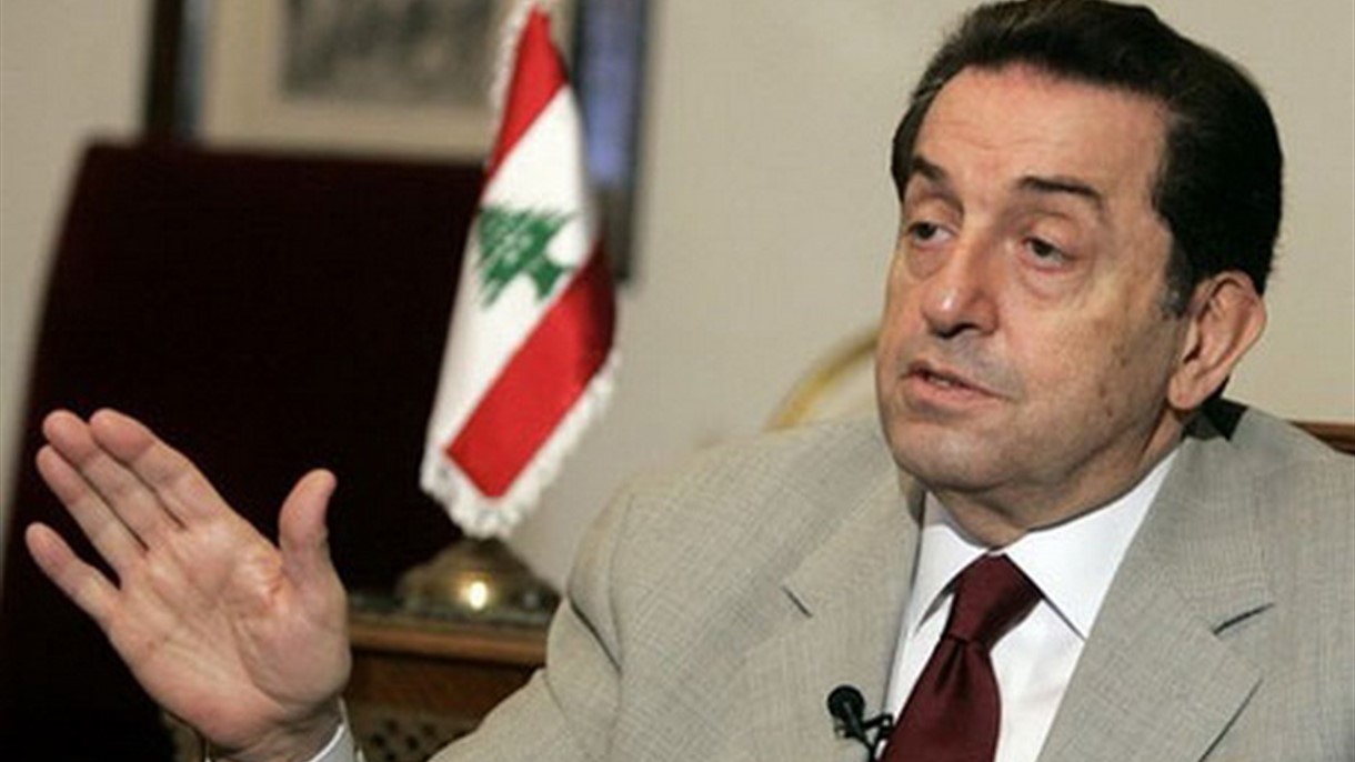 حرب يردّ على جنبلاط