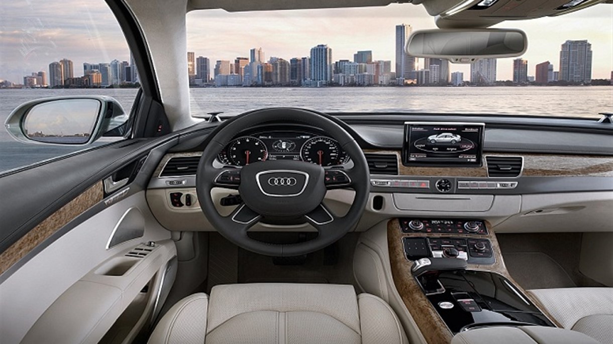 أودي تدعو للإسراع في صناعة السيارات الكهربائية