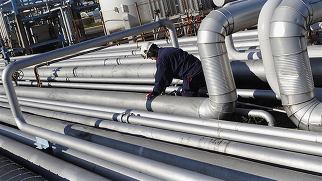 بلد نفطي يشهد ازمة وقود وسرقة نفط في الوقت نفسه