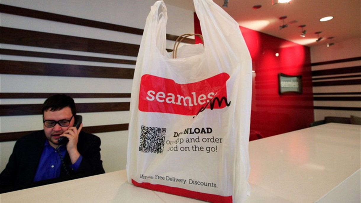 عندما يقوم الاطفال بطلب العشاء من النت