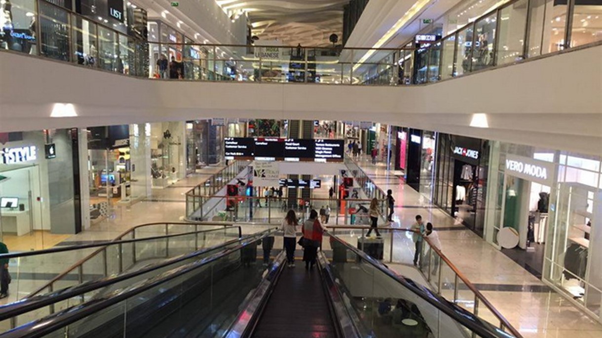 المولات في لبنان تتزايد وهذا عددها