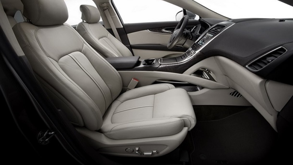 جلود متميزة خصيصاً لسيارات لينكولن