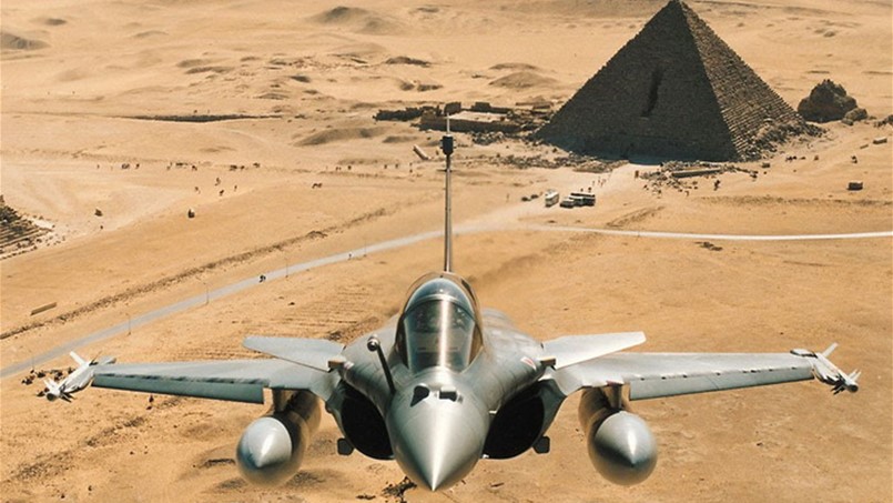 صفقة بـ 12 طائرة رافال بين مصر وفرنسا