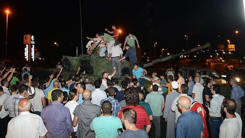 من قام بالانقلاب الفاشل في تركيا؟