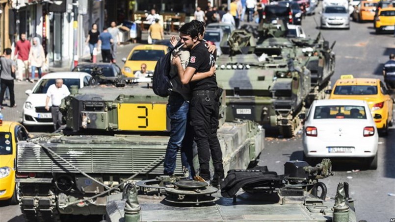 تركيا تُخفِّف من أثر محاولة الانقلاب