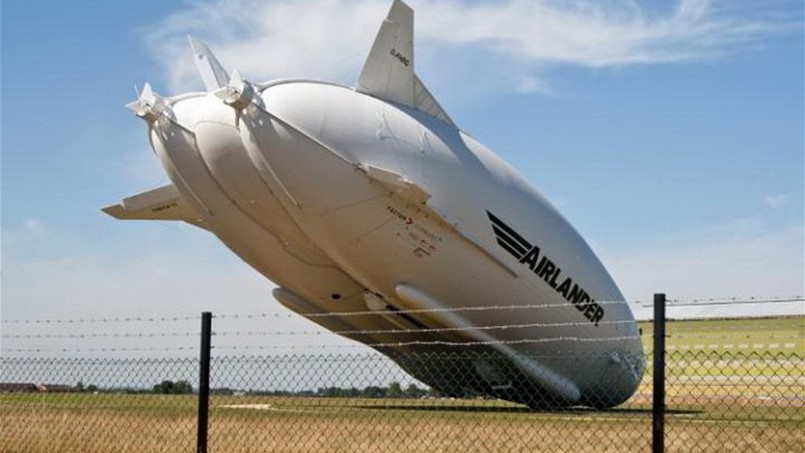 تحطم أطول طائرة في العالم