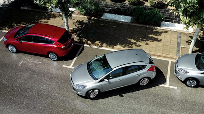 من اقوى بصف السيارة؟ حاملو سامسونغ أم حاملو آيفون؟