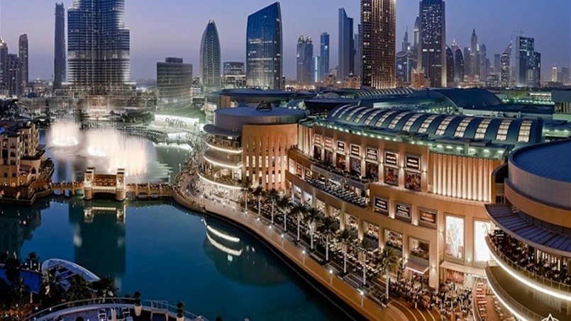 بماذا سبقت دبي شيكاغو وهونغ كونغ؟