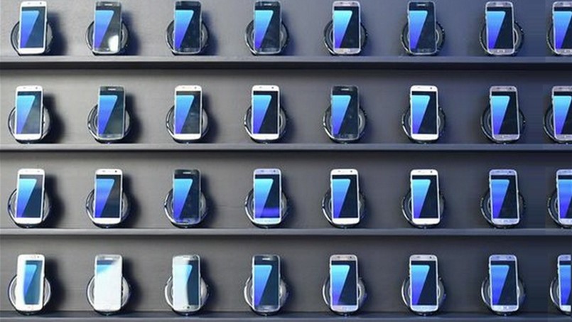 ثلاثاء سامسونغ الاسود