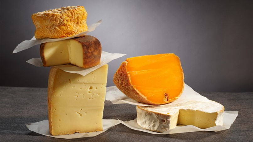 دولتان عربيتان أكثر من يشتري افخر منتجات الألبان الفرنسية