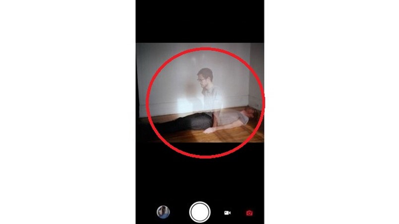 لمن يريد ان يتصور مع شبحه !