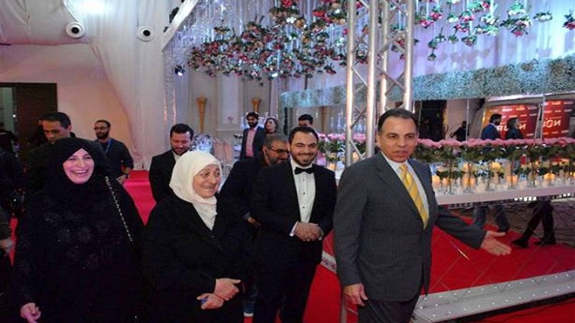 النائب بهية الحريري تجول في معرض للأعراس بصيدا