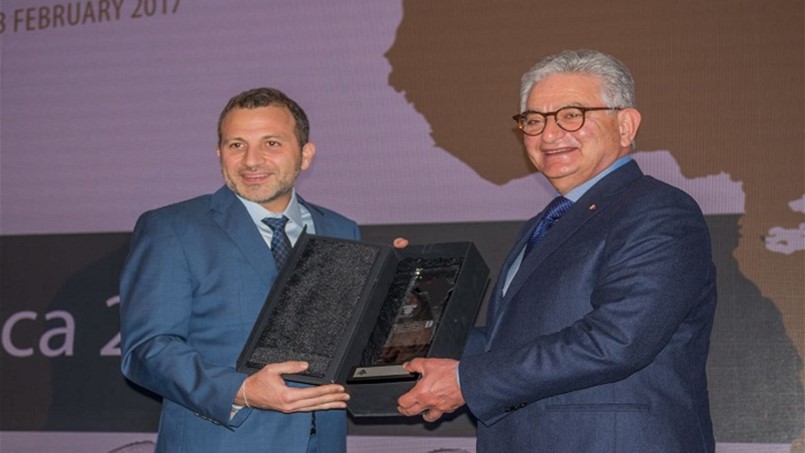 الوزير باسيل يكرِّم رئيس مجلس ادارة بنك بيروت