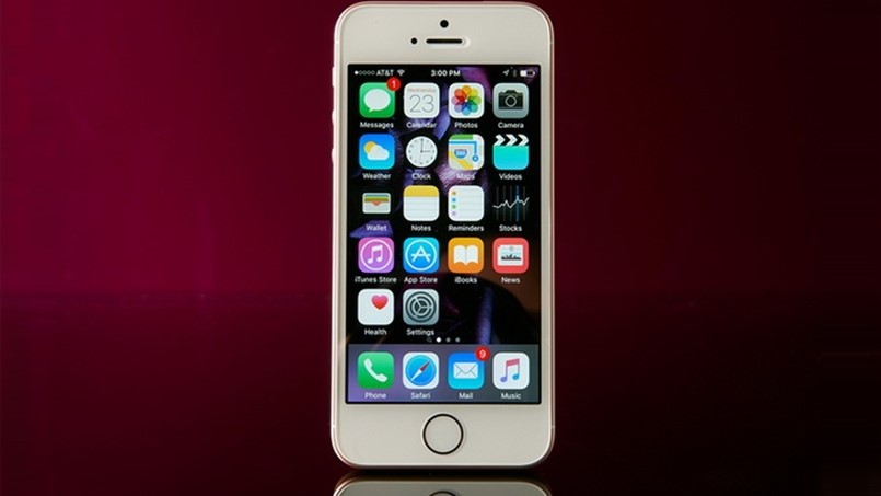 هكذا يتجسّس 5000 موظف على حاملي آيفون