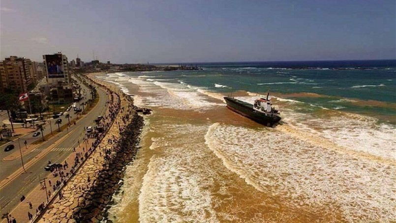 هذا ما حدث على شواطئ صيدا