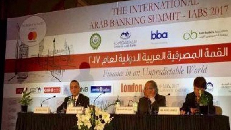 فتوح: التقلبات السياسية المتسارعة امتد اثرها إلى الإقتصاد العربي