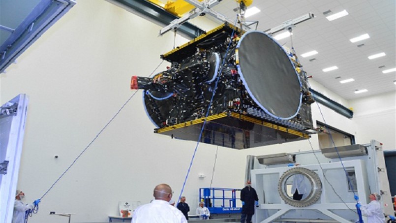 قمر صناعي جديد إلى الفضاء