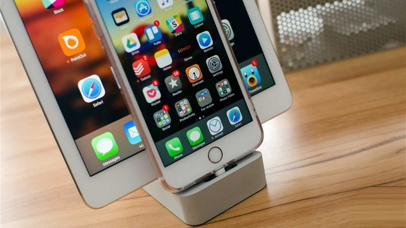 والآن تطبيقات مجانية لمن معه آيفون وآيباد