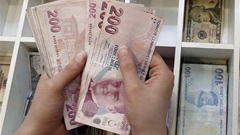 تركيا تبقي الفائدة دون تغيير