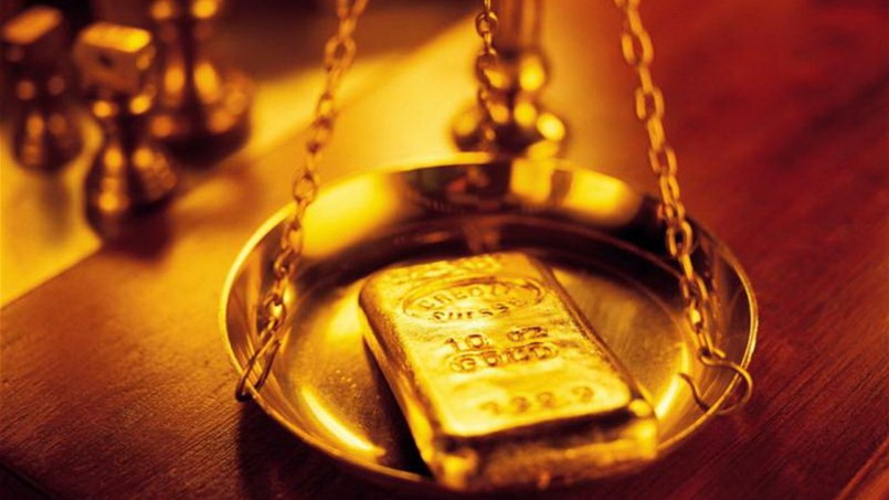 الذهب يفتتح اسبوعه نزولاً