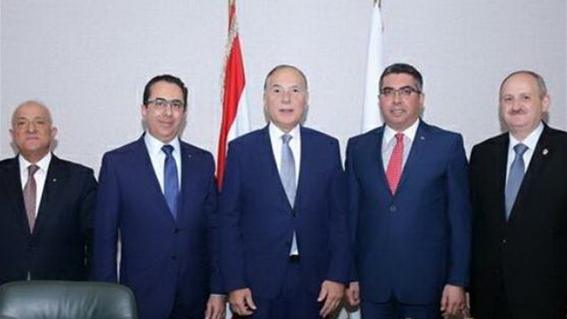 حاكم المنطقة الليونزية يشيد بمبادرة توفيق دبوسي