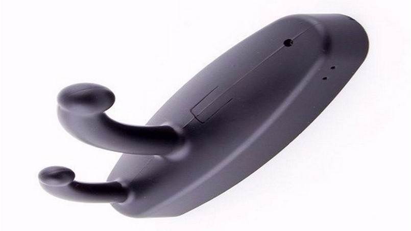 انتبهوا الى التعليقة في غرف ملابس المحلات