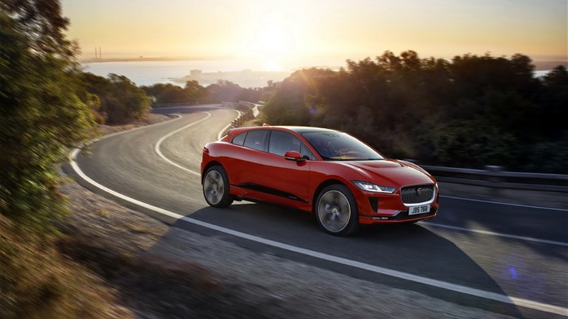 محطات الوقود ذكرى مع جاكوار I-PACE الجديدة