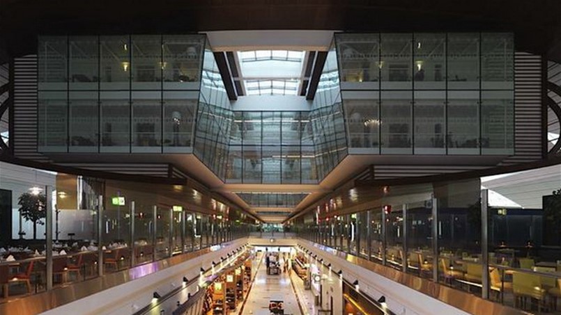 للذين سيعبرون عبر مطار دبي