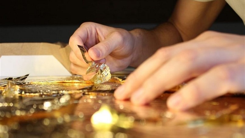 الذهب يتراجع ويترقب البنوك