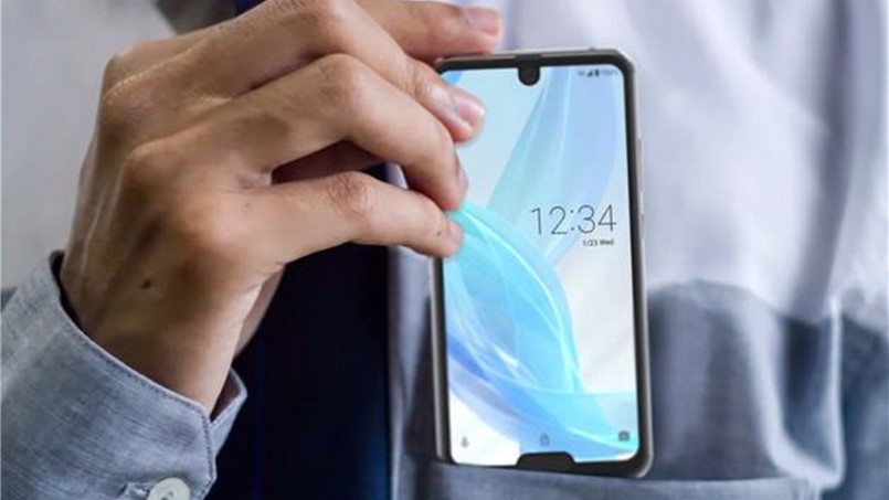 أول هاتف بـ 2 نوتش