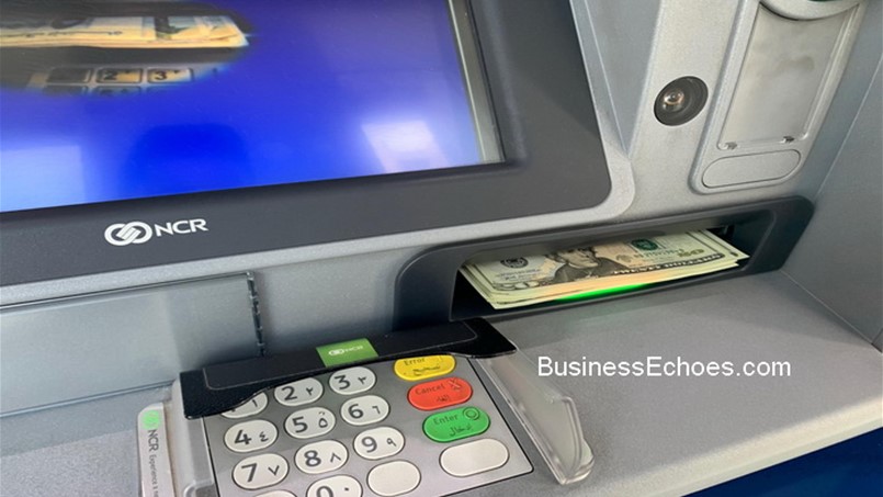 قرار بوقف السحوبات على سعر 3900 ليرة للدولار