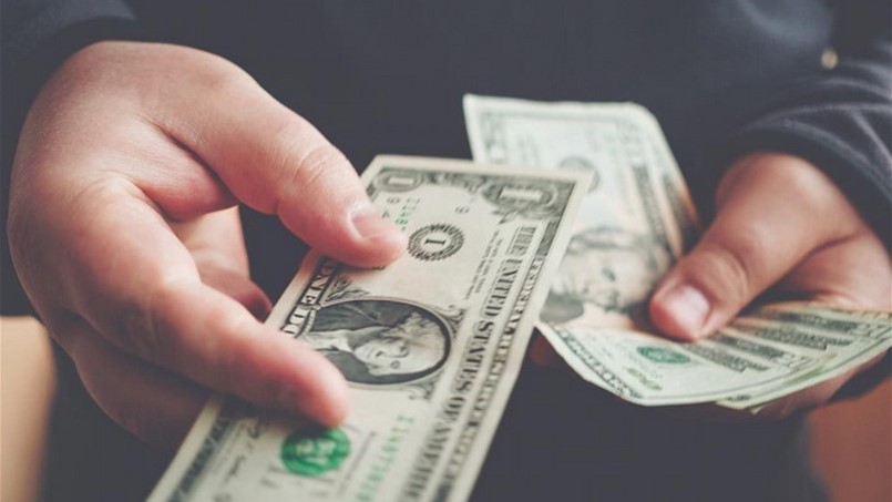 سعر صرف الدولار في السوق السوداء في 10 آب