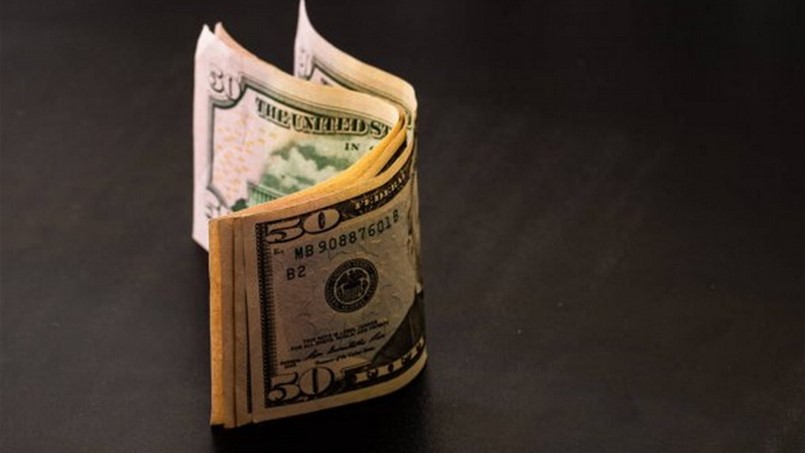 سعر صرف الدولار في السوق السوداء في 13 آب