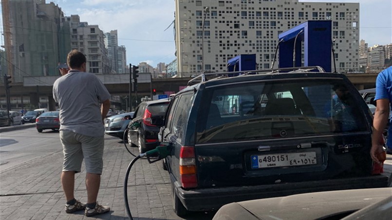 هل تلتزم المحطات بقرار مديرية النفط؟