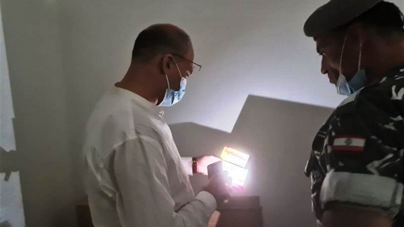 الكشف عن أطنان من الأدوية المخزنة رغم أنها مفقودة من السوق